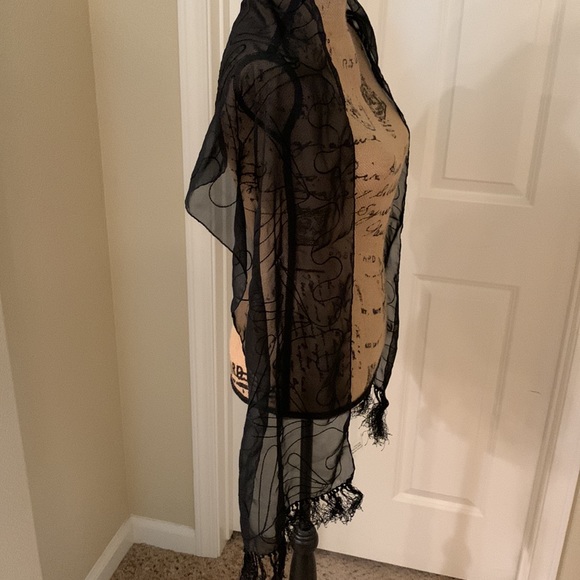 Women’s Scarf - Picture 5 of 7